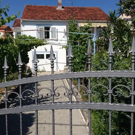 Cezar Apartman Apartamento Sveti Filip i Jakov