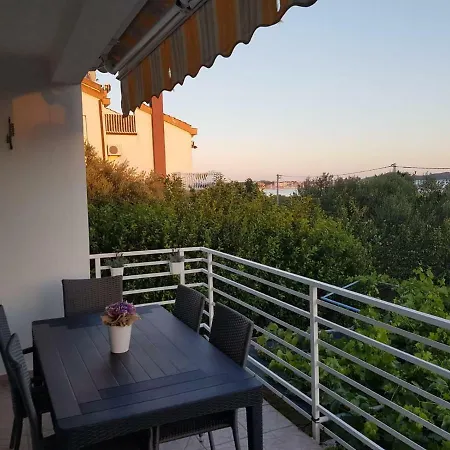 Cezar Apartman * Sveti Filip i Jakov