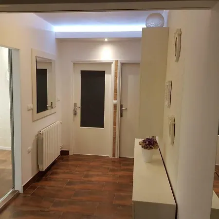 Cezar Apartman *